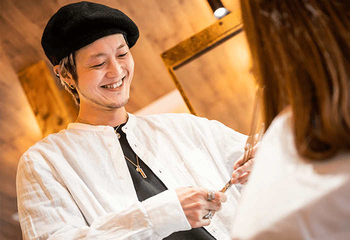 スタイリスト　シュウヘイ